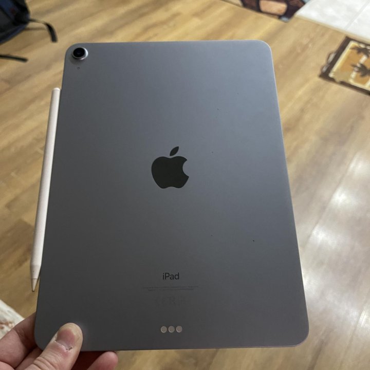 Продам iPad Air 4 на 64gb