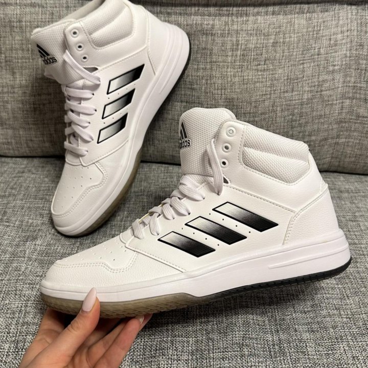 Кроссовки мужские белые Adidas 42