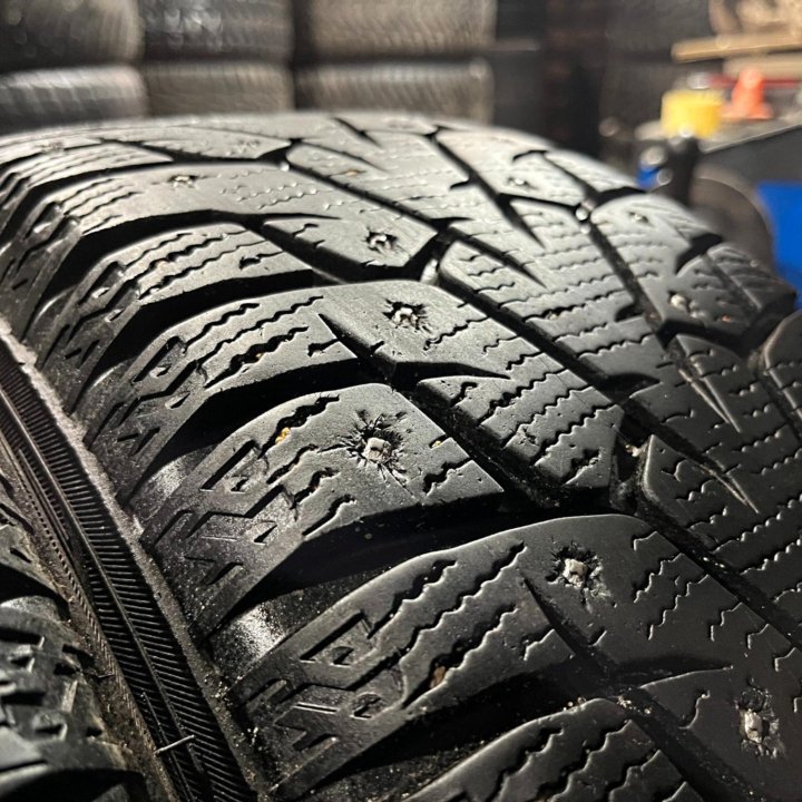 Зима Yokohama 205/55 R16 Диски 4x100 D60.1 ET37