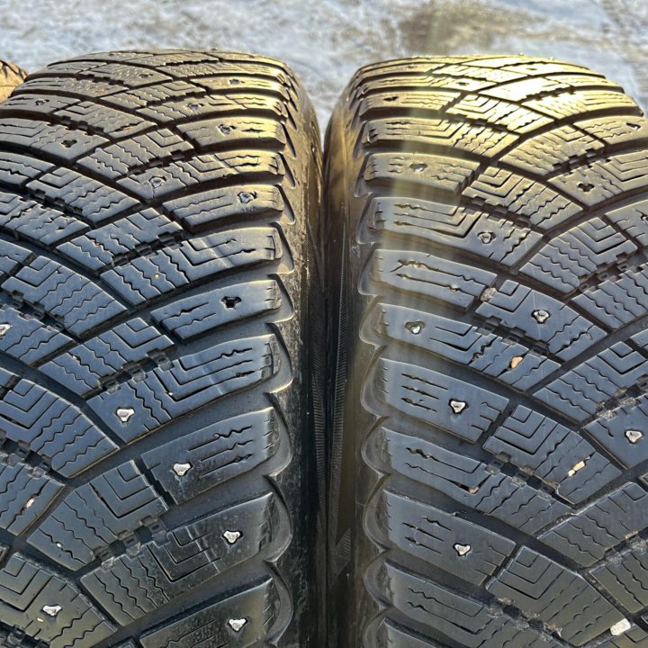 Зима GoodYear 185/65 R15 Диски 4x100 D60.1 ET45