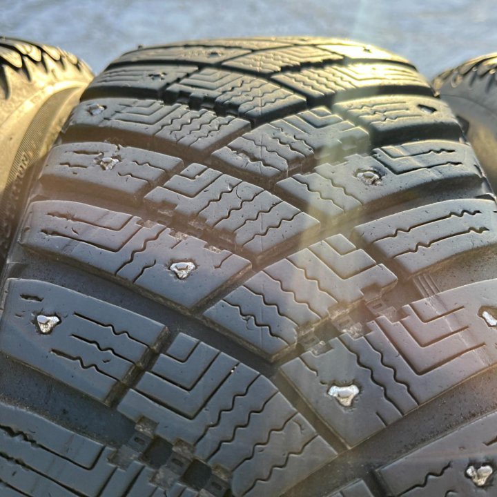 Зима GoodYear 185/65 R15 Диски 4x100 D60.1 ET45