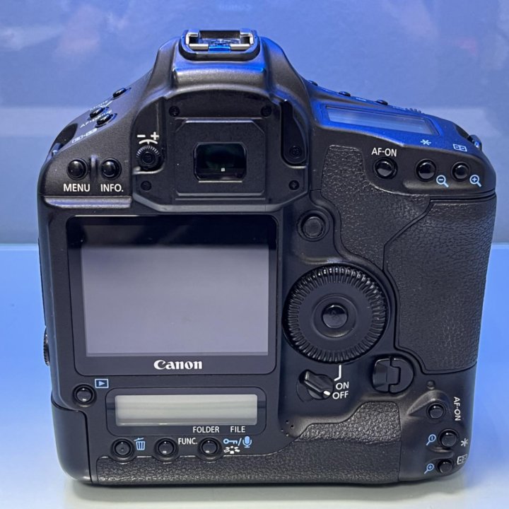 Зеркальный фотоаппарат Canon 1D Mark III body