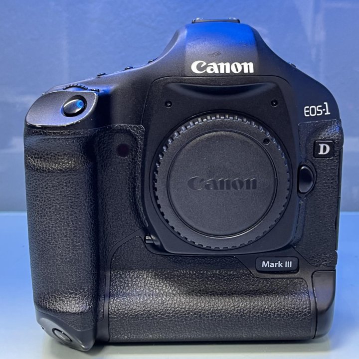 Зеркальный фотоаппарат Canon 1D Mark III body