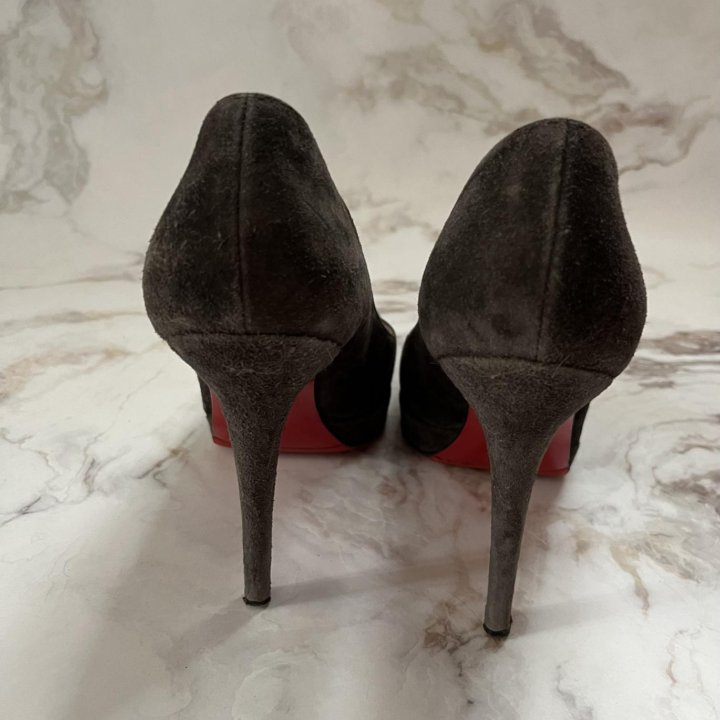 Туфли Christian Louboutin 36 размера