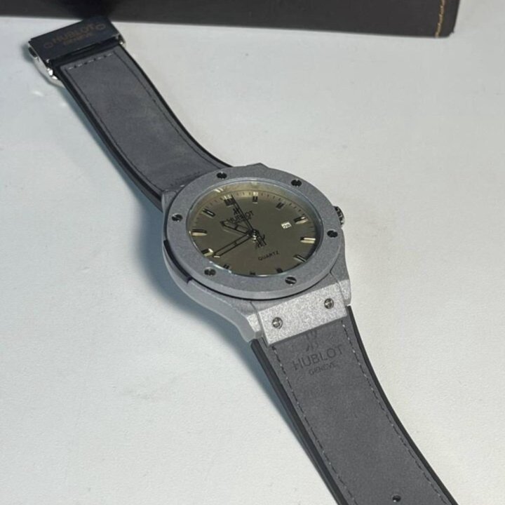 Часы мужские hublot