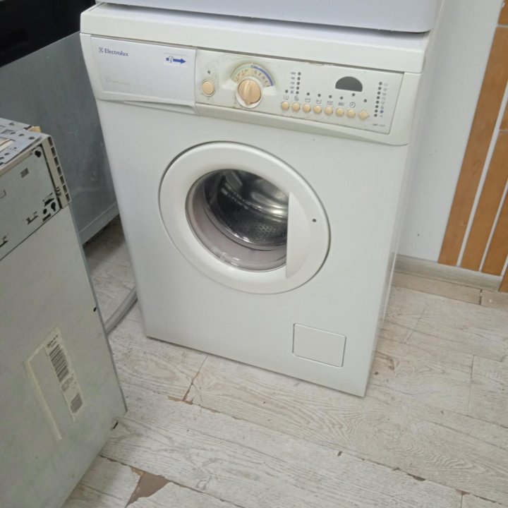 Стиральная машина Electrolux 5 кг