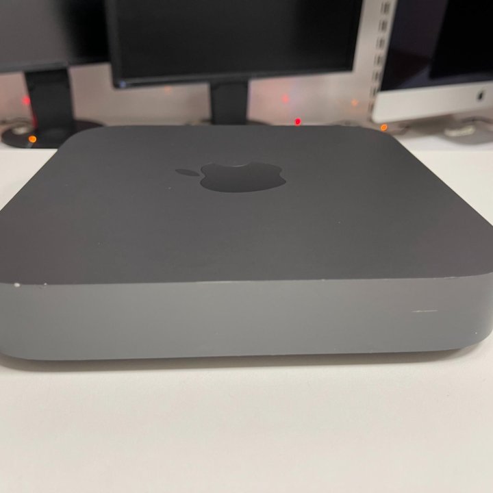 Mac Mini 2018 i5 3.0 256 SSD 8 RAM