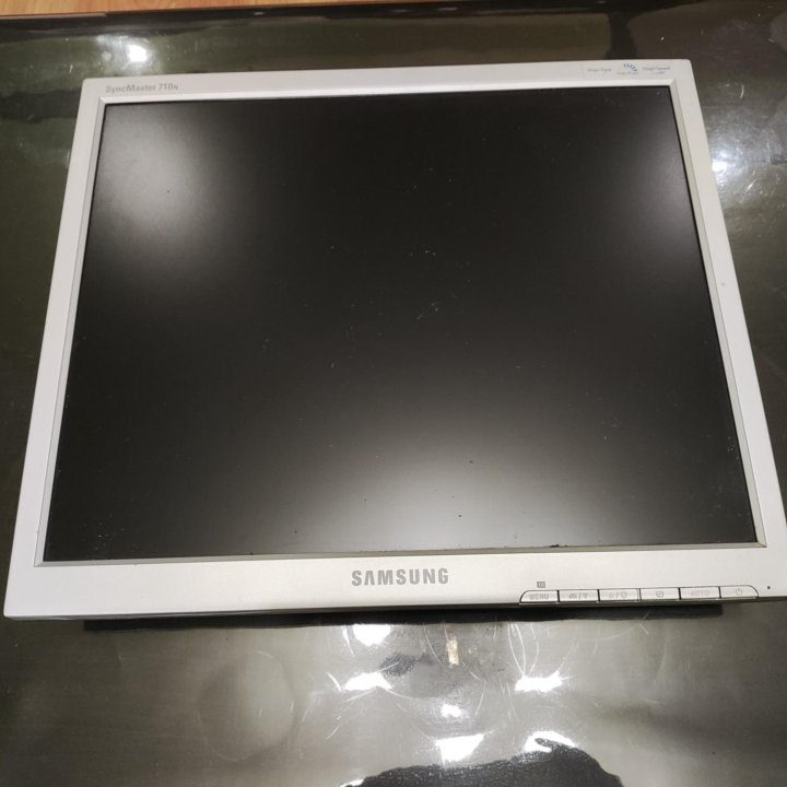 Монитор Samsung SyncMaster 710N