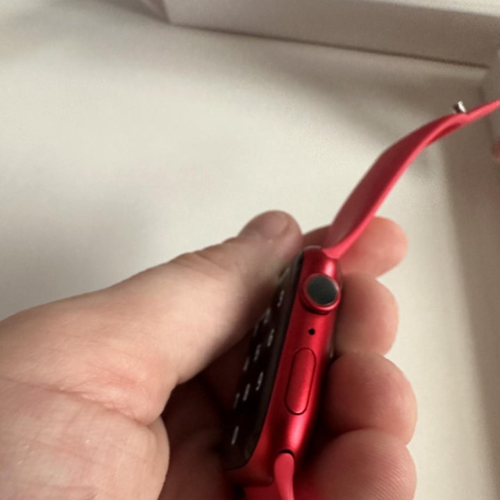 Apple Watch 8 45mm red