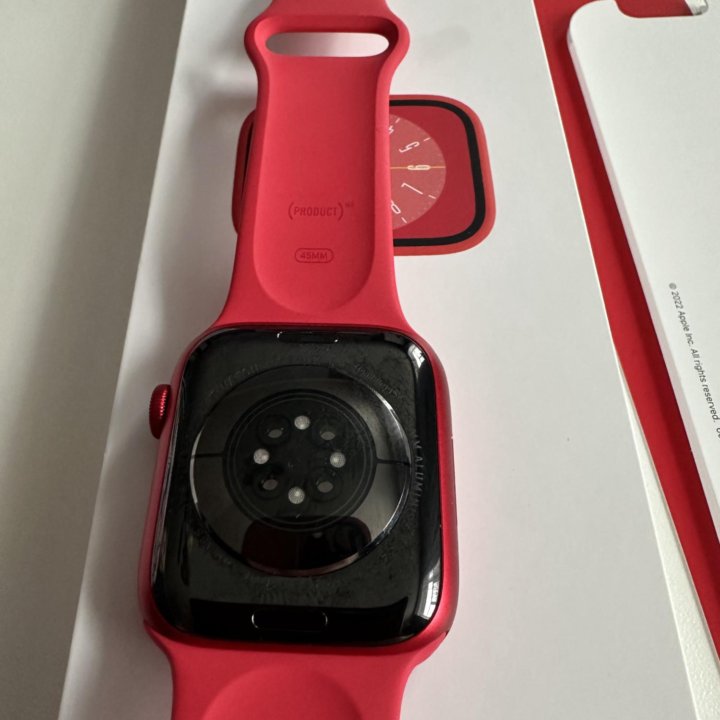 Apple Watch 8 45mm red