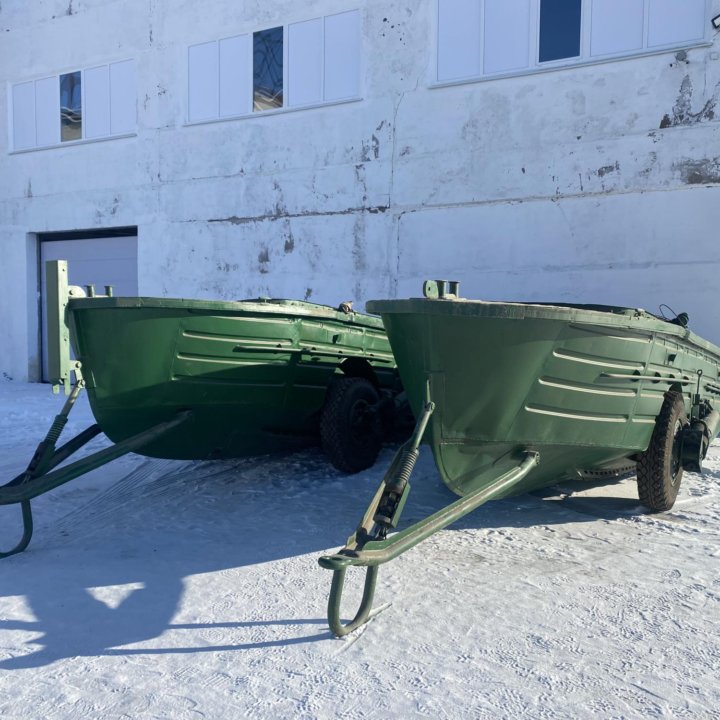 Водные плавсредства БМК-130 толкачи паромов.