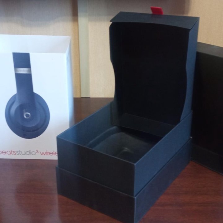 Коробка для наушников Beats Studio 3 Wireless