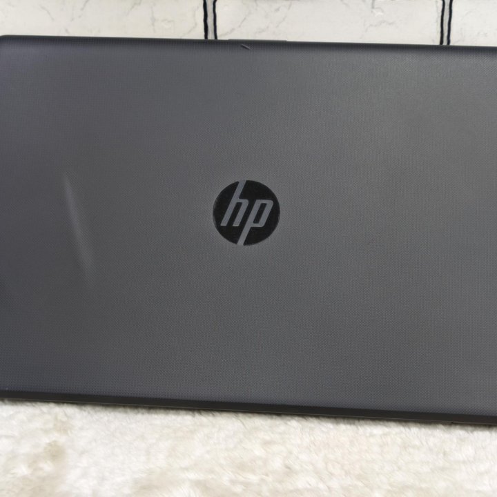 HP / i3-6006U /8GB DDR4 /SSD 240Gb