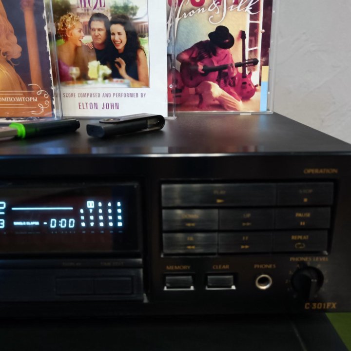 Cd проигрыватель Onkyo c301fx