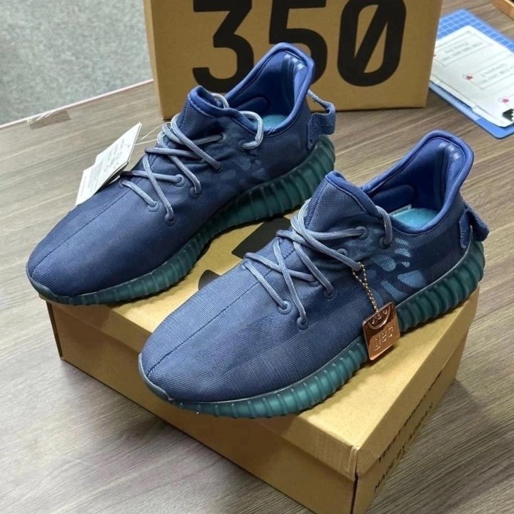 Кроссовки мужские Adidas Yeezy boost в наличии