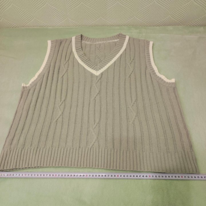 Жилетка женская р. 2XL .