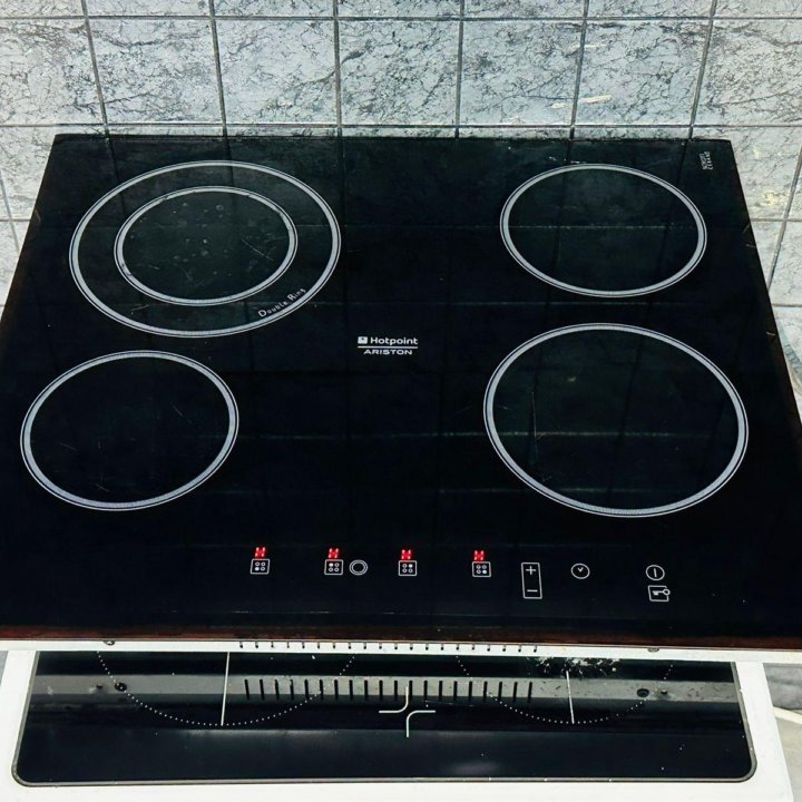 Варочная панель Hotpoint Ariston