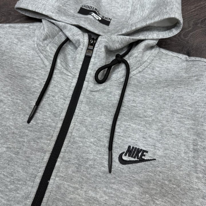 Спортивный костюм Nike