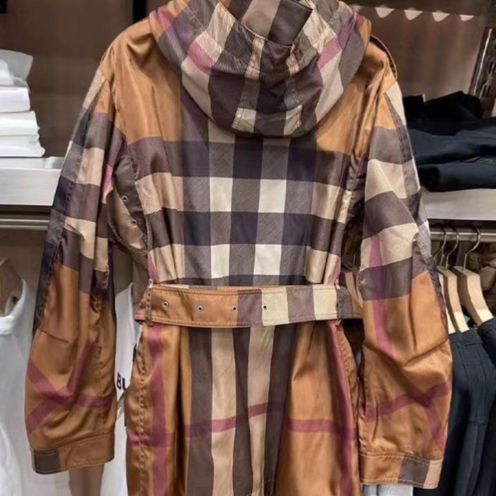 Burberry новая куртка