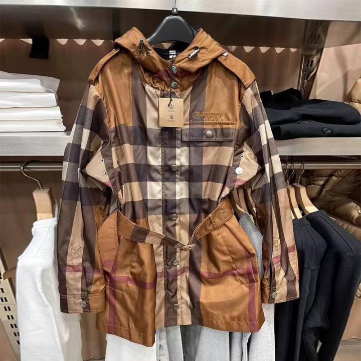 Burberry новая куртка