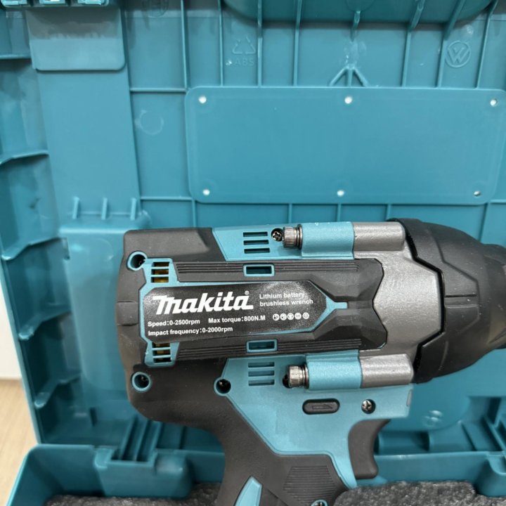 Гайкаверт Makita 800 Ньютон