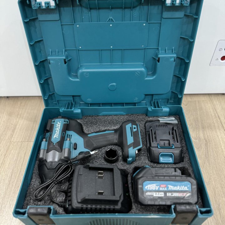 Гайкаверт Makita 800 Ньютон