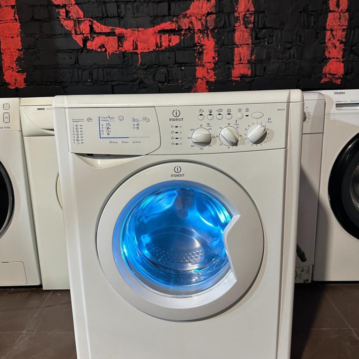 Стиральная машина б/у Indesit WISL 105