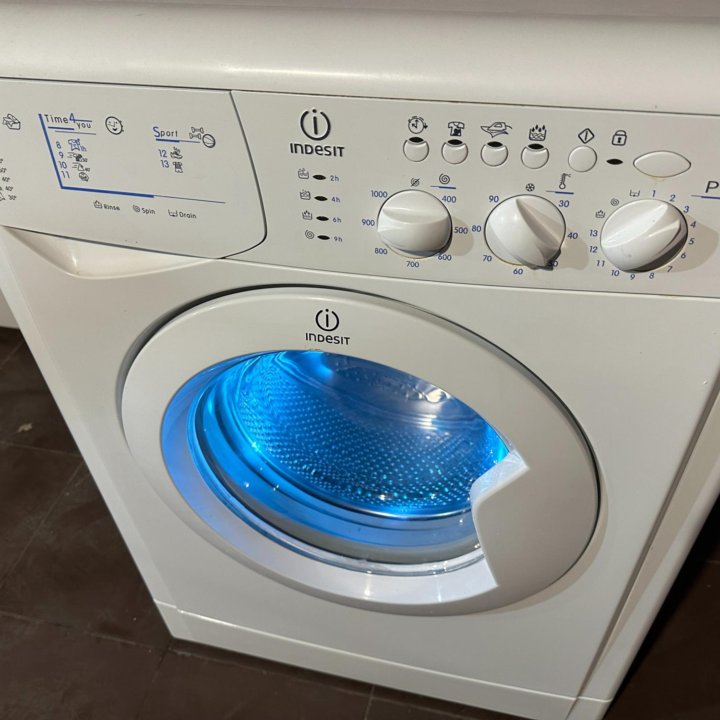 Стиральная машина б/у Indesit WISL 105