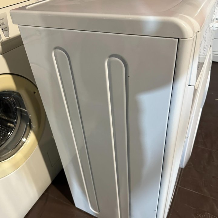 Стиральная машина б/у Indesit WISL 105