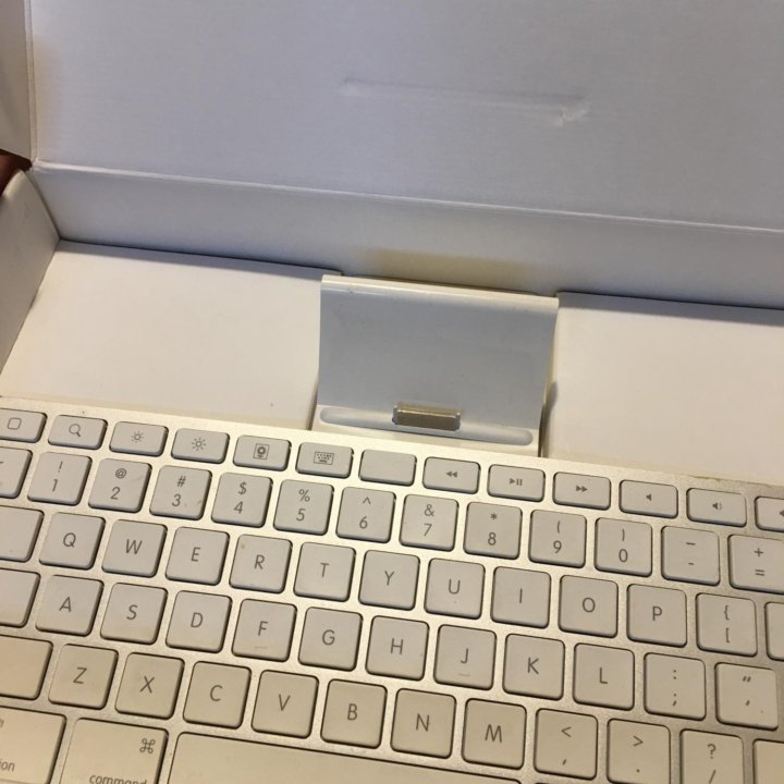 iPad keyboard Dock клавиатура док станция a1359