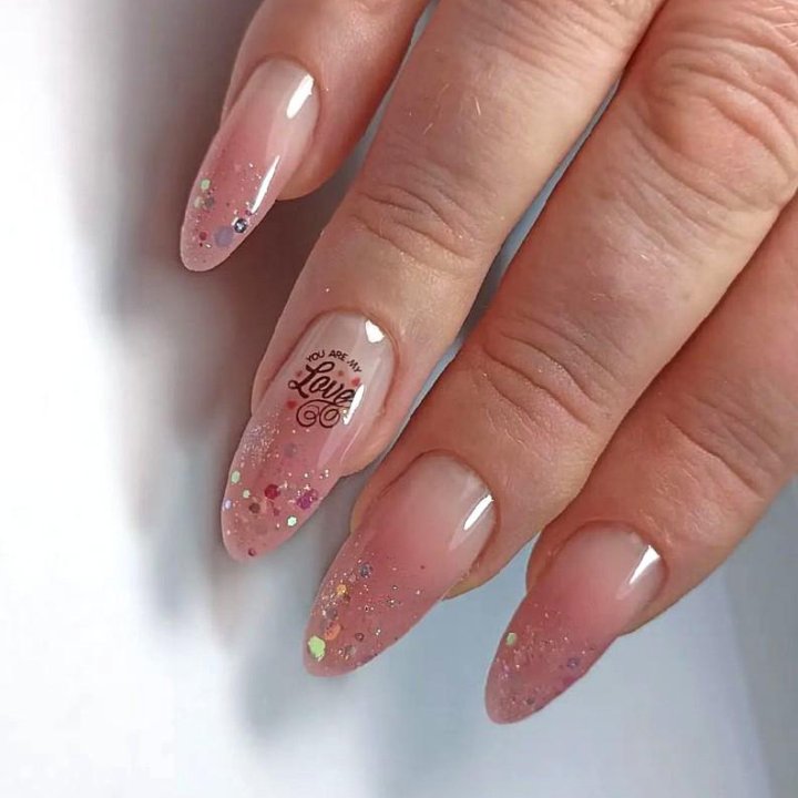 Мастер маникюра