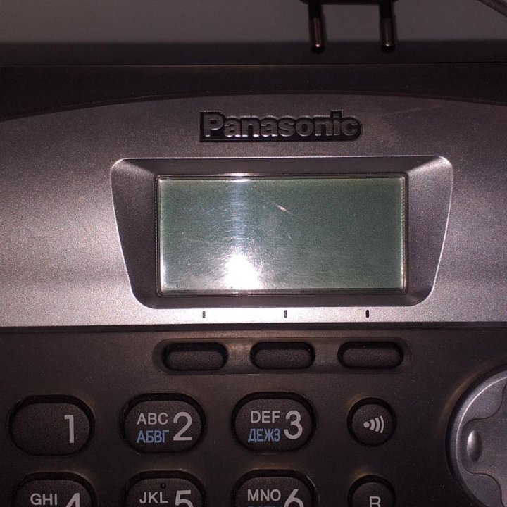 Стационарный телефон с дополнительной трубкой.