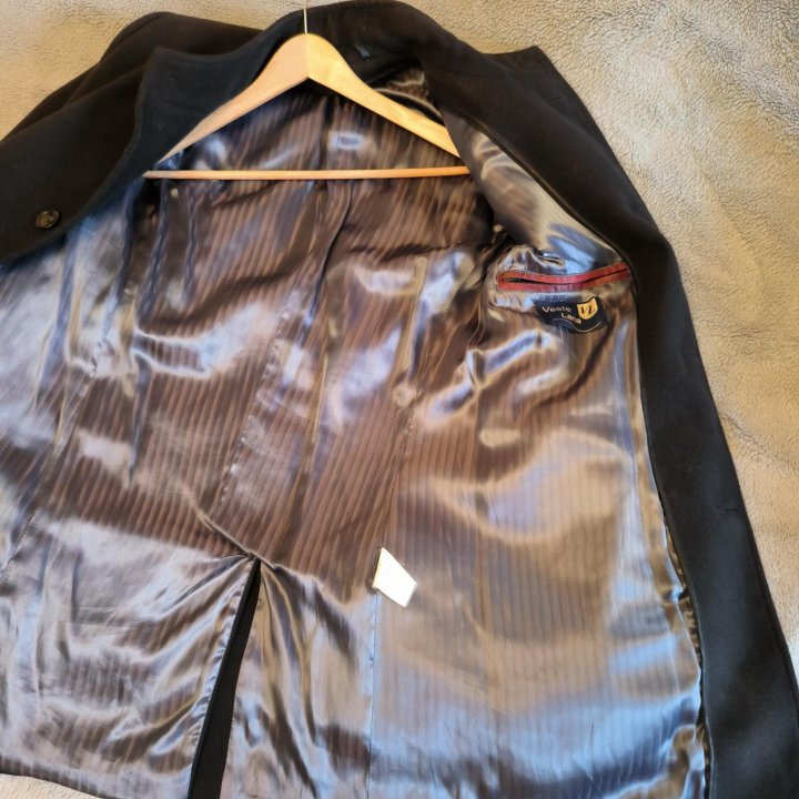 Продам пальто осеннее