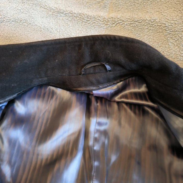 Продам пальто осеннее