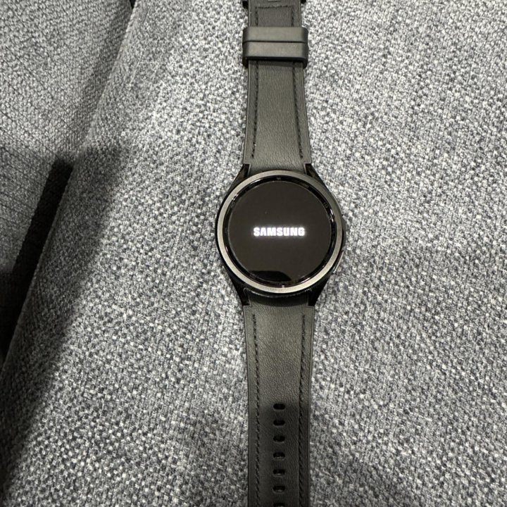 Смарт часы Samsung Galaxy Watch 6 Classic 43 мм