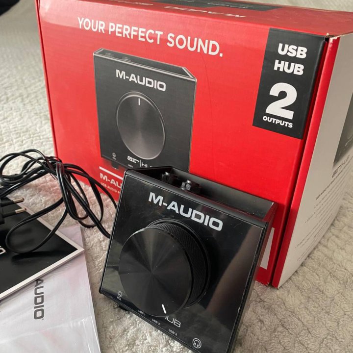 Аудиокарта Звуковая карта M-Audio AIR Hub