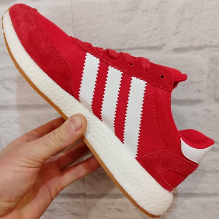 Кроссовки Adidas Iniki