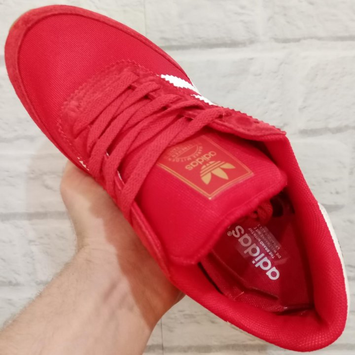 Кроссовки Adidas Iniki