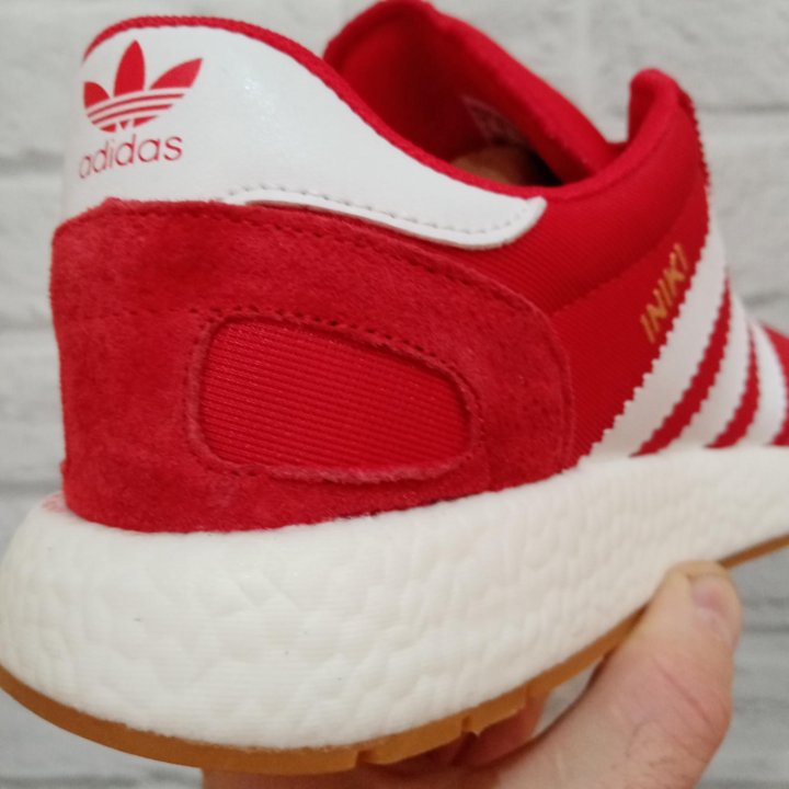 Кроссовки Adidas Iniki