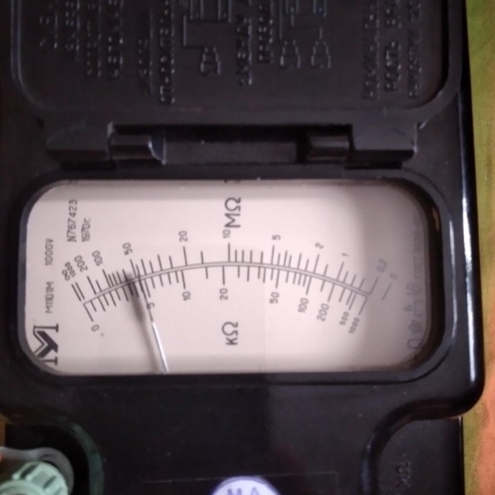 Мегаомметр