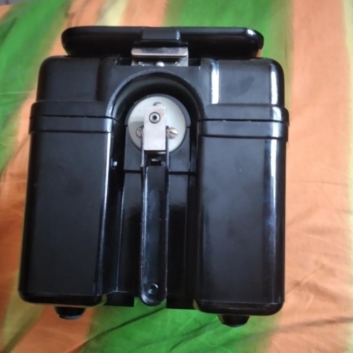 Мегаомметр