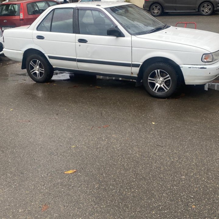 Nissan Sunny, 1992