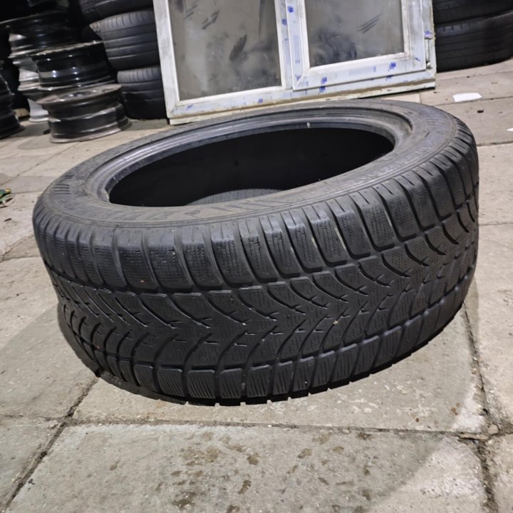 Dunlop 235/50/18 зима 1шт