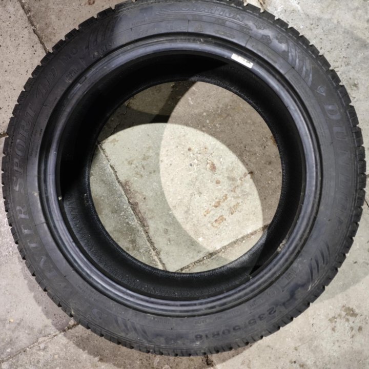 Dunlop 235/50/18 зима 1шт