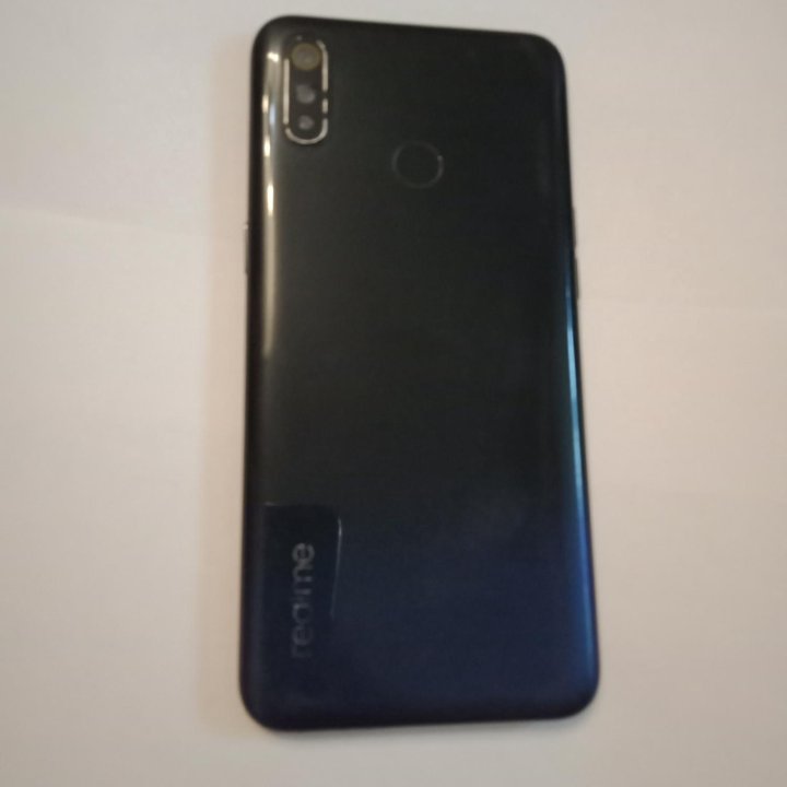 Смартфон realme 3