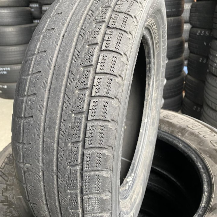 175/65 R14 RoadStone Winguard Ice