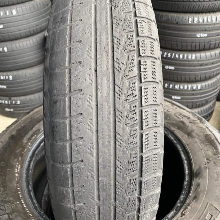 175/65 R14 RoadStone Winguard Ice