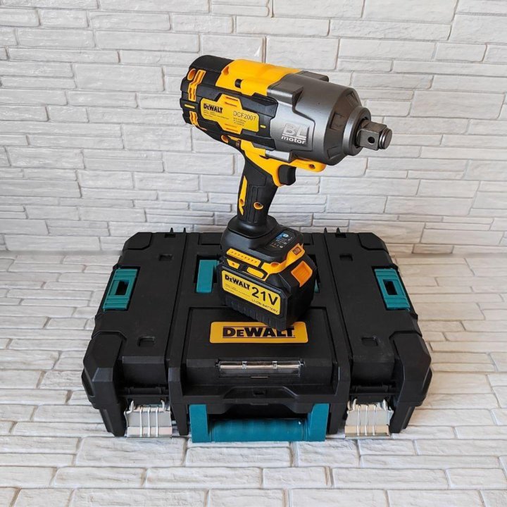 Аккумуляторный гайковёрт Dewalt 2000 N.M