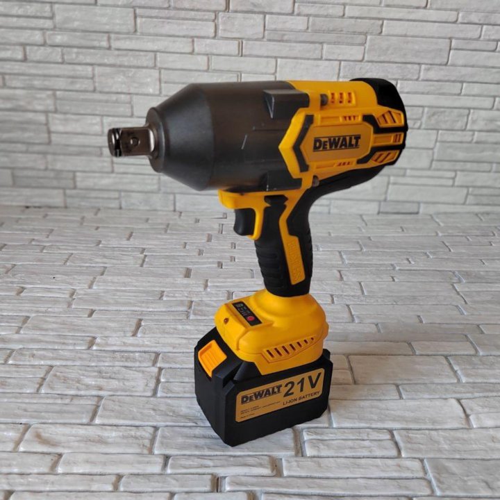 Аккумуляторные гайковёрты Makita, Dewalt