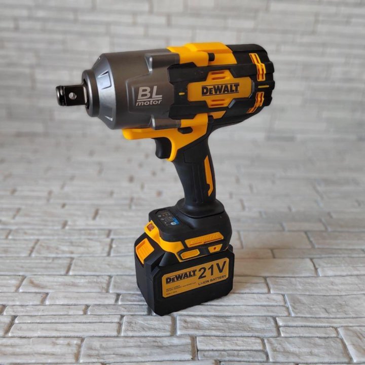 Аккумуляторные гайковёрты Makita, Dewalt